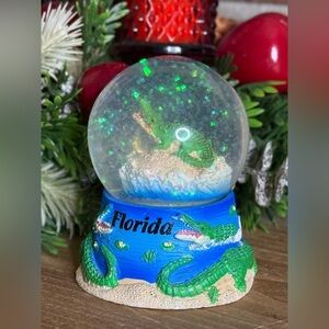 Florida Alligator Snow Globe - Blue and Green